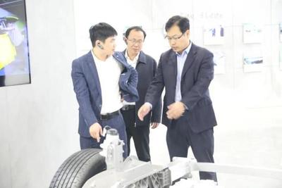 朱新华率队赴江淮汽车集团考察调研，助力市场深化布局